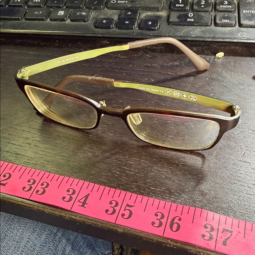 Black and Brown Rectangular Glasses - image 2
